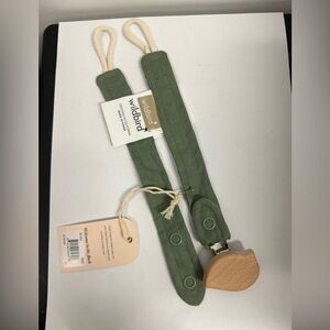 New WildBird Pacifier Clip Set Acadian low-impact dyes safe, natural wood clip